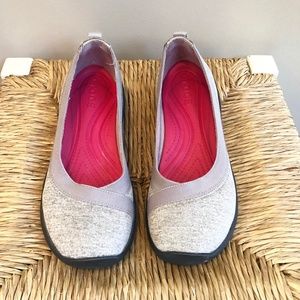 Crocs NWOT - 'Busy Day' flats heather gray